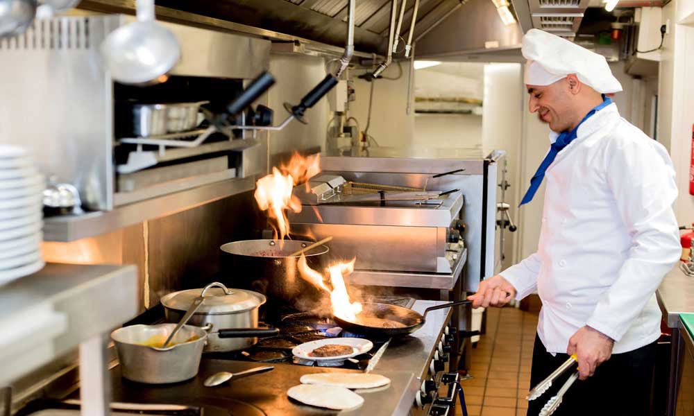 Residents enjoying culinary services at Heatherwood